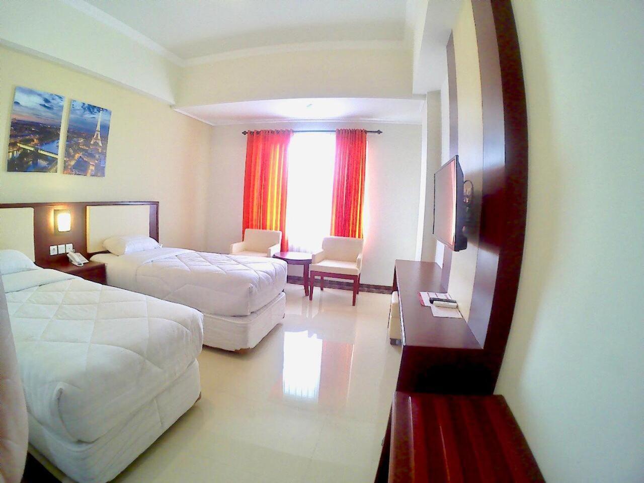 Hotel Tosan Solo Baru Grogol Екстер'єр фото