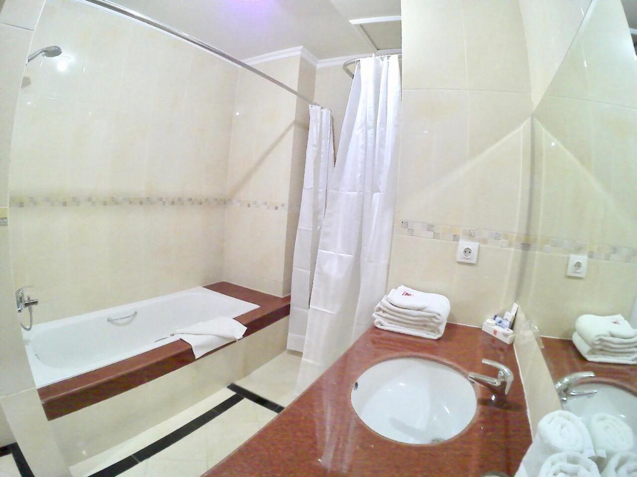 Hotel Tosan Solo Baru Grogol Екстер'єр фото