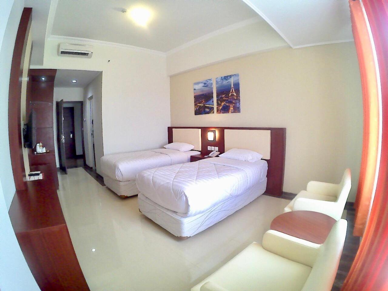 Hotel Tosan Solo Baru Grogol Екстер'єр фото